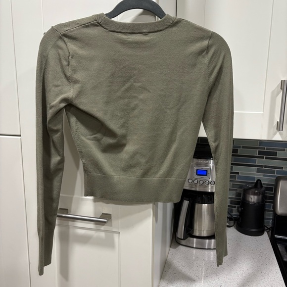 NEW Intermix cropped thin sweater - Picture 4 of 4